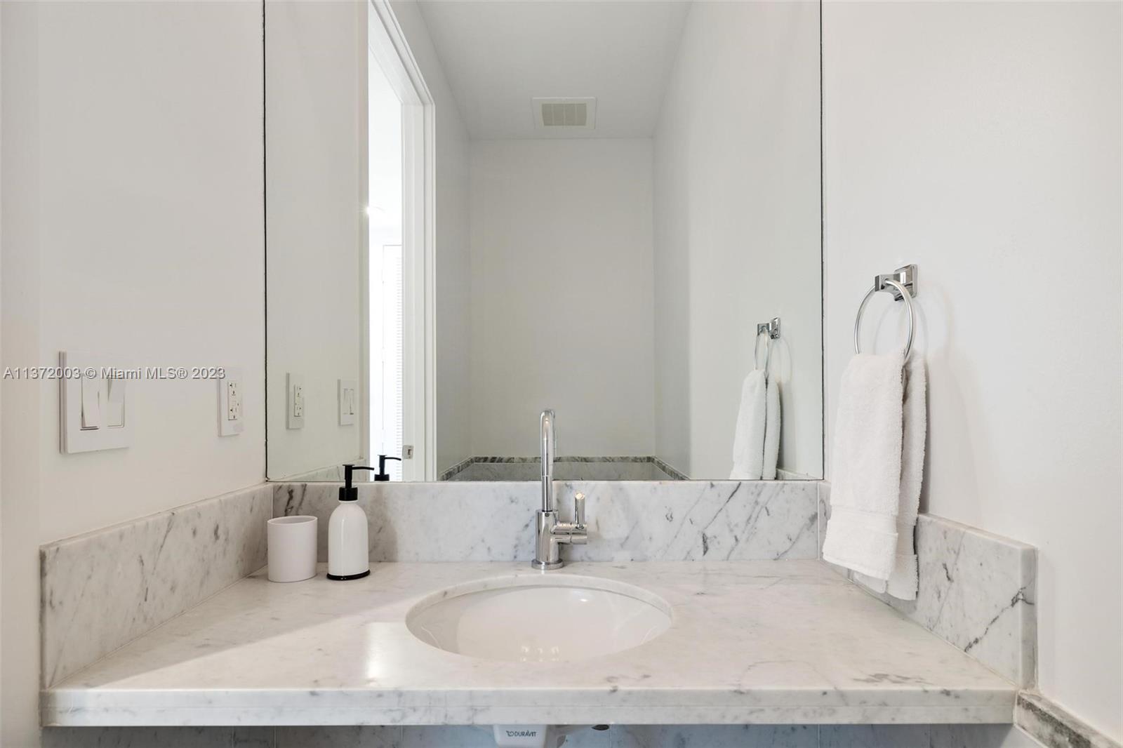 CHATHAM AT AQUA - Residential