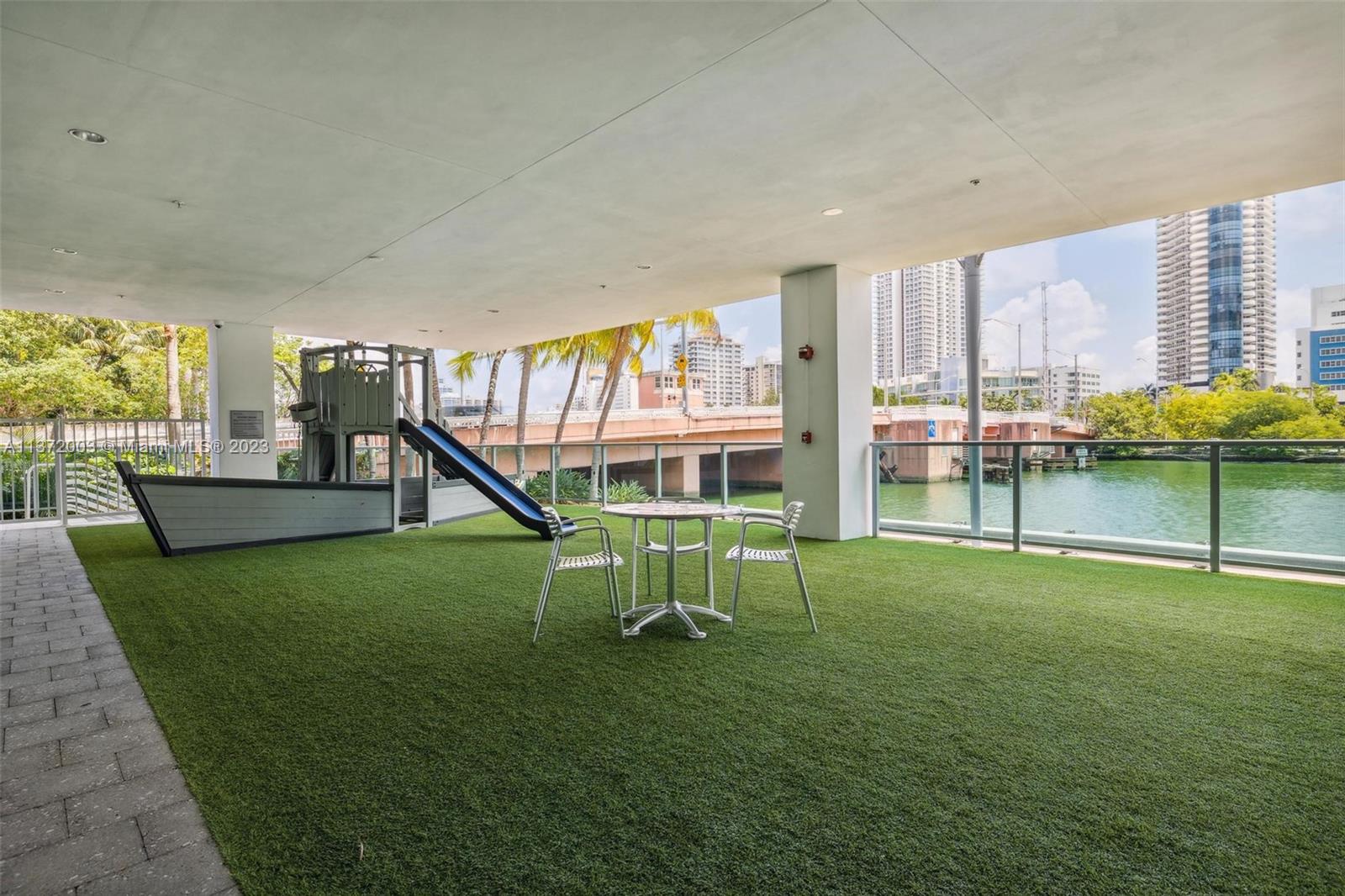 CHATHAM AT AQUA - Residential