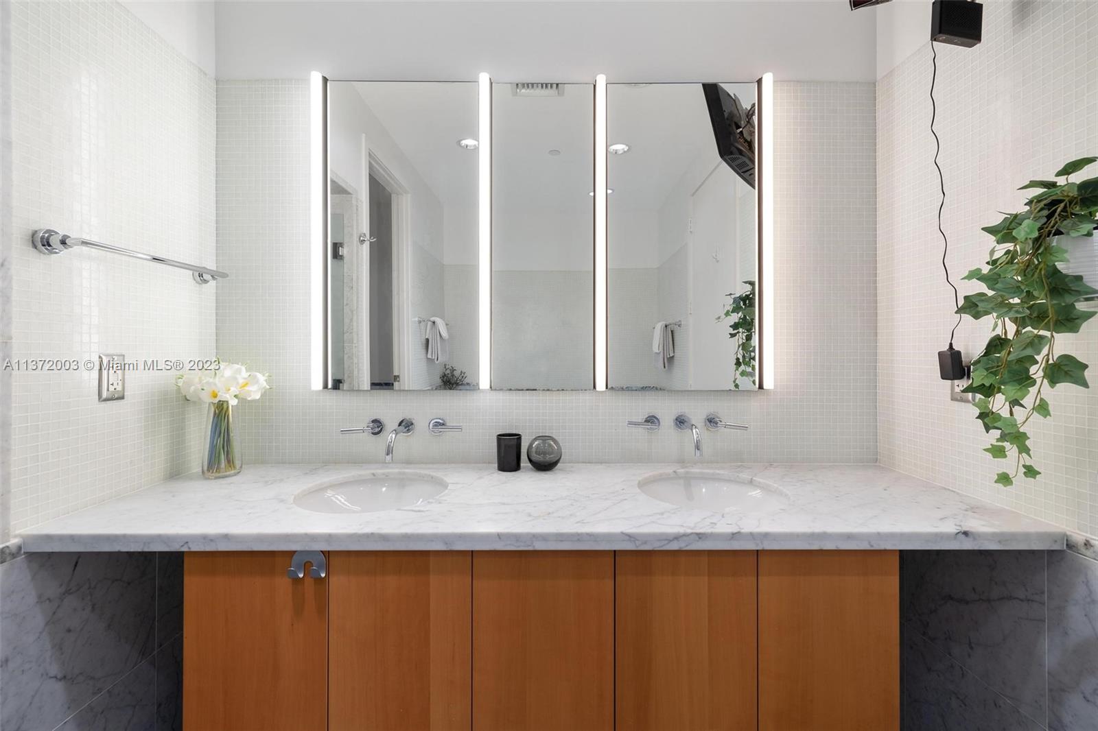 CHATHAM AT AQUA - Residential