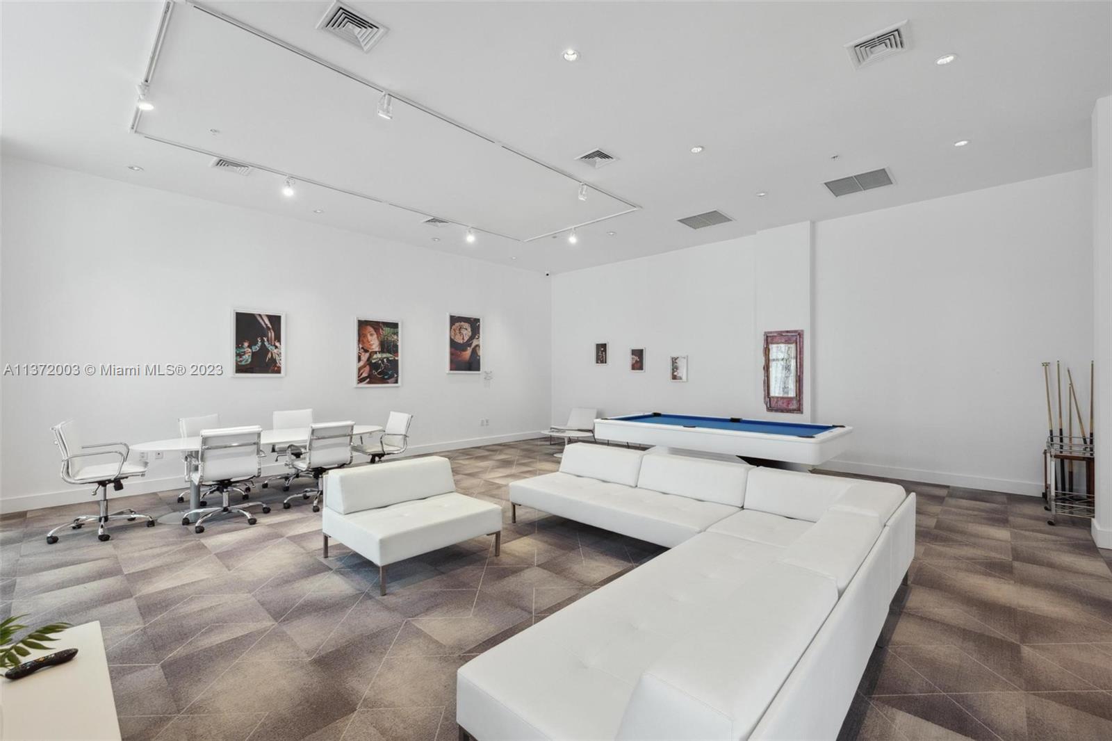 CHATHAM AT AQUA - Residential