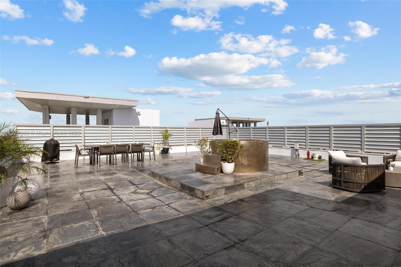 CHATHAM AT AQUA - Residential