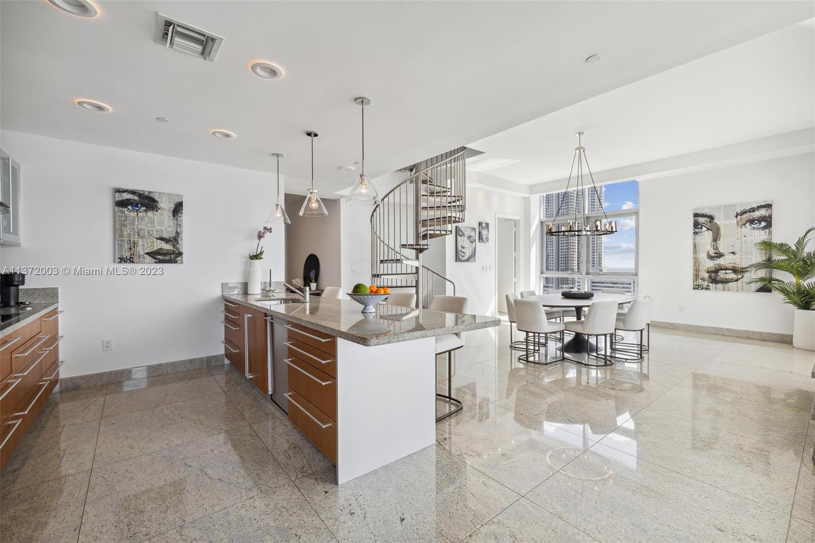 CHATHAM AT AQUA - Residential