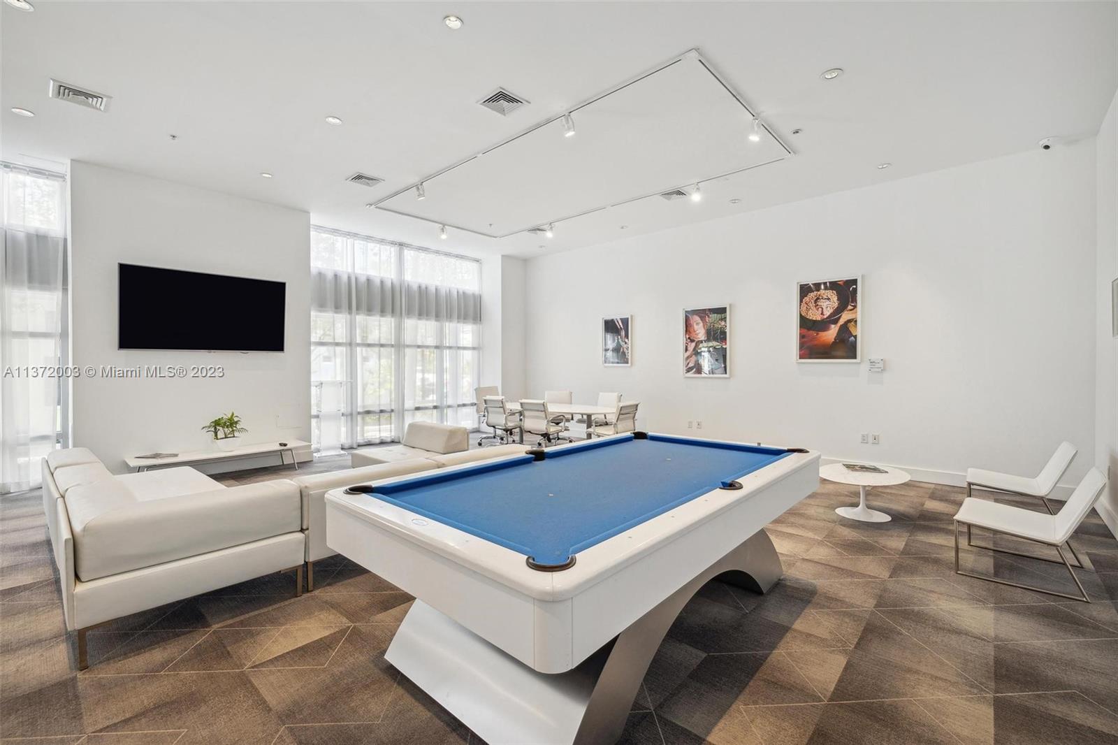 CHATHAM AT AQUA - Residential