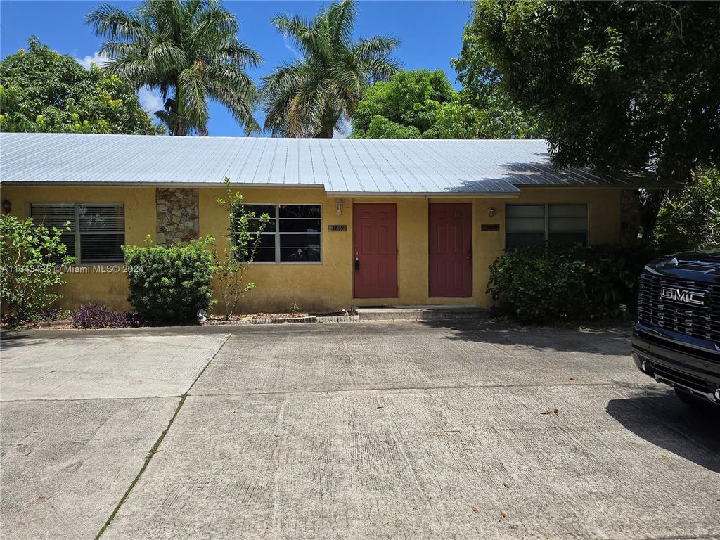 Photo of 3659 SW Cornell Ave #3649, Palm City, FL 34990 (MLS # A11643435)