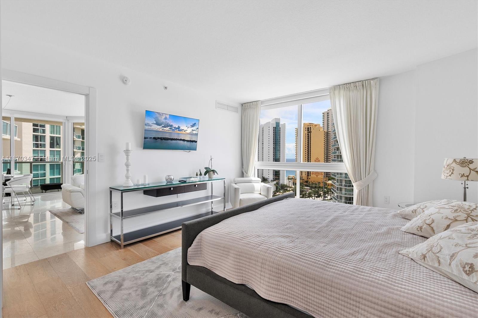 ST TROPEZ ON THE BAY II C - Residential Lease