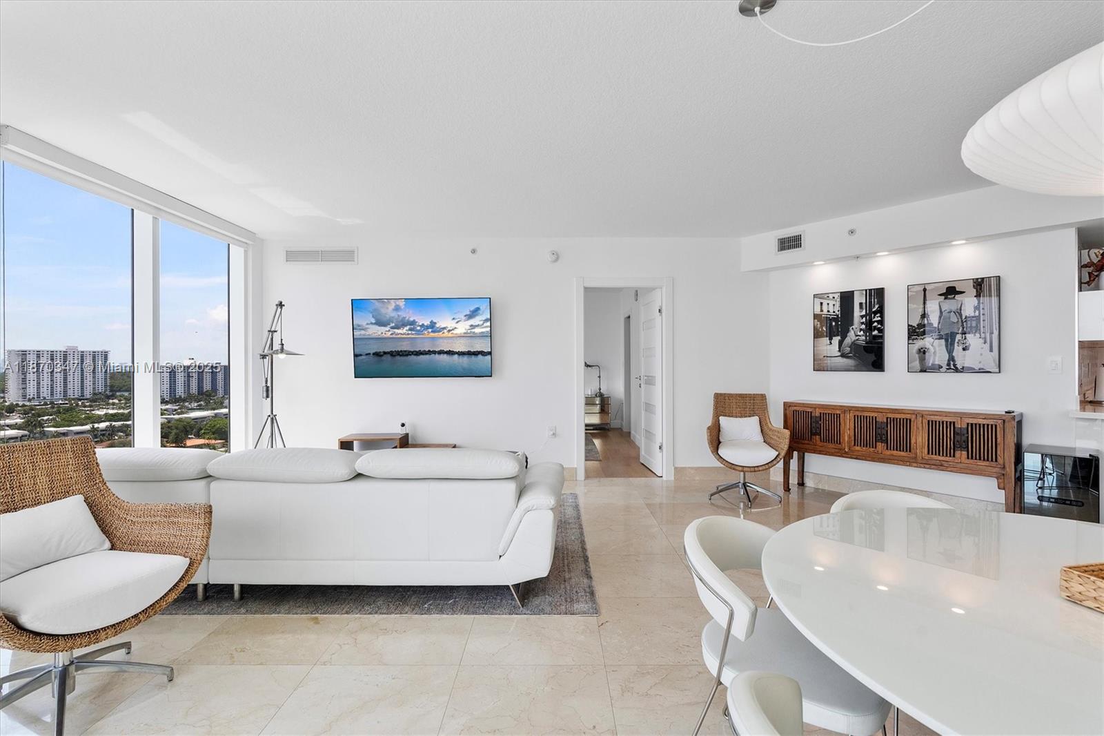 ST TROPEZ ON THE BAY II C - Residential Lease