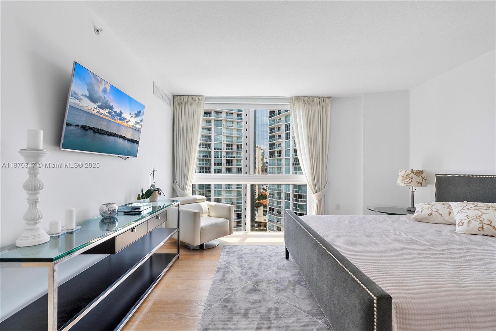 ST TROPEZ ON THE BAY II C - Residential Lease