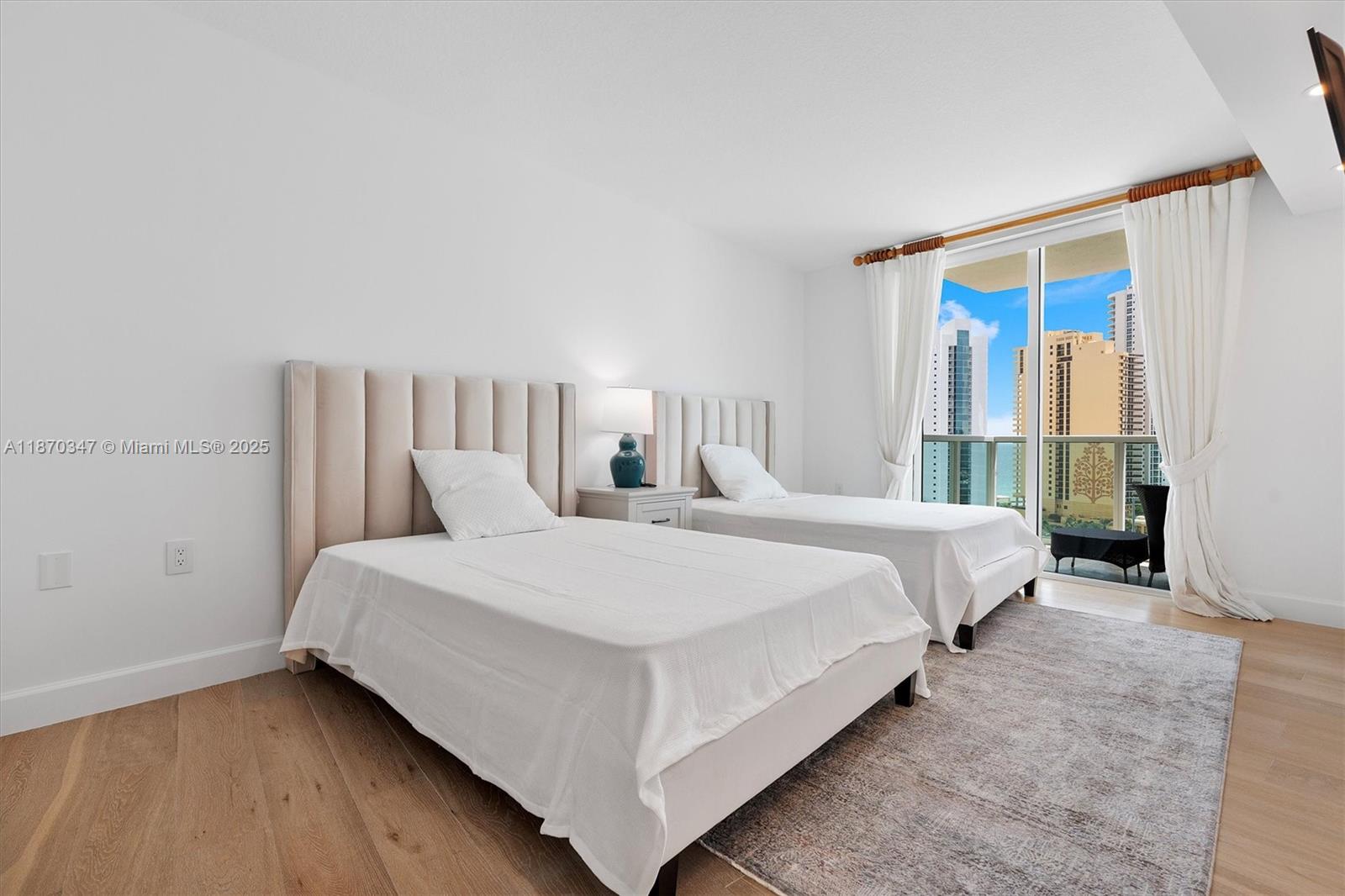 ST TROPEZ ON THE BAY II C - Residential Lease