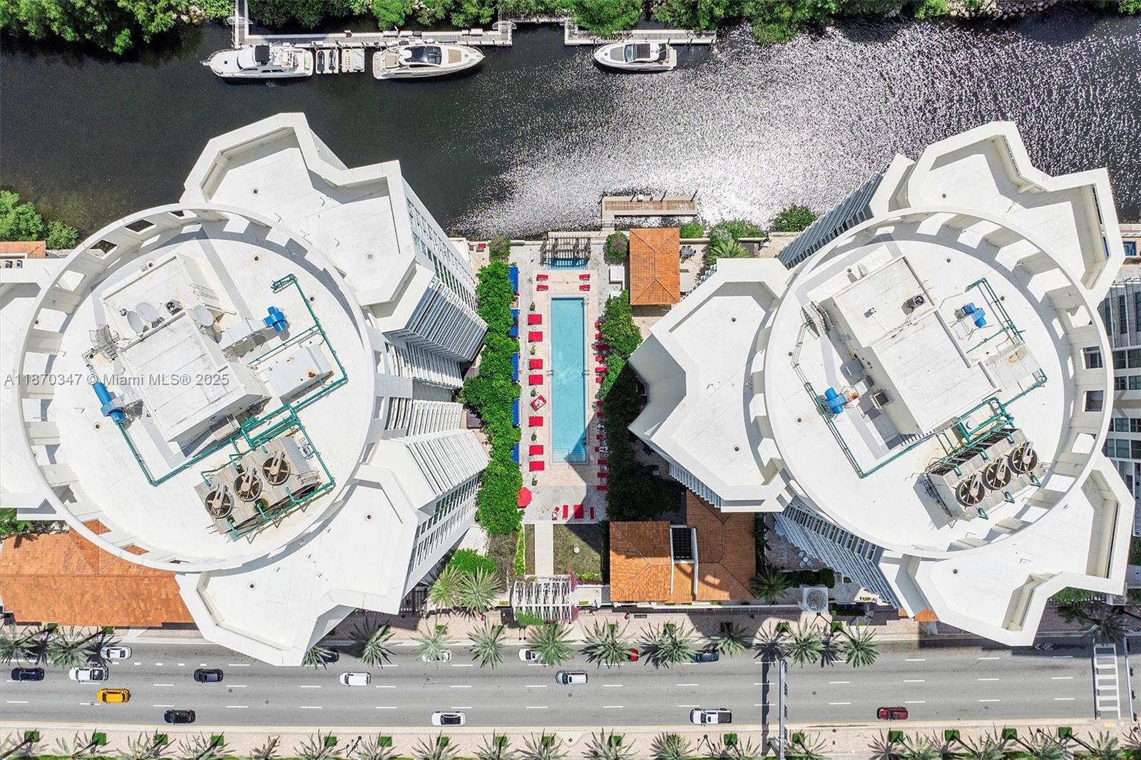 ST TROPEZ ON THE BAY II C - Residential Lease