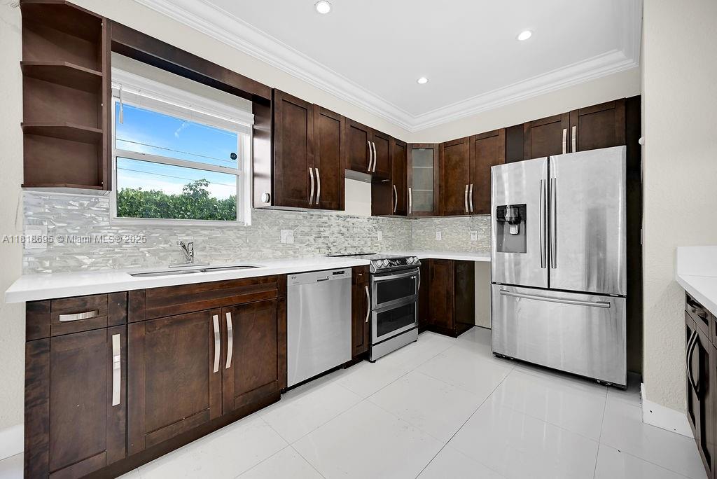 FLEETWOOD GARDENS SEC 1 - Residential