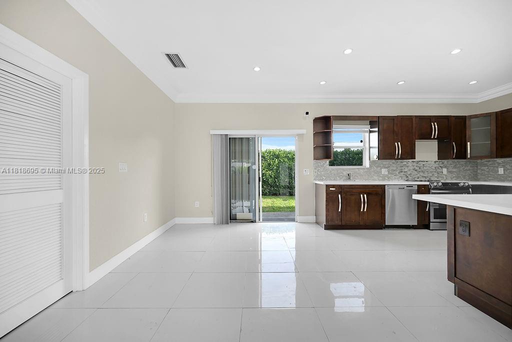 FLEETWOOD GARDENS SEC 1 - Residential