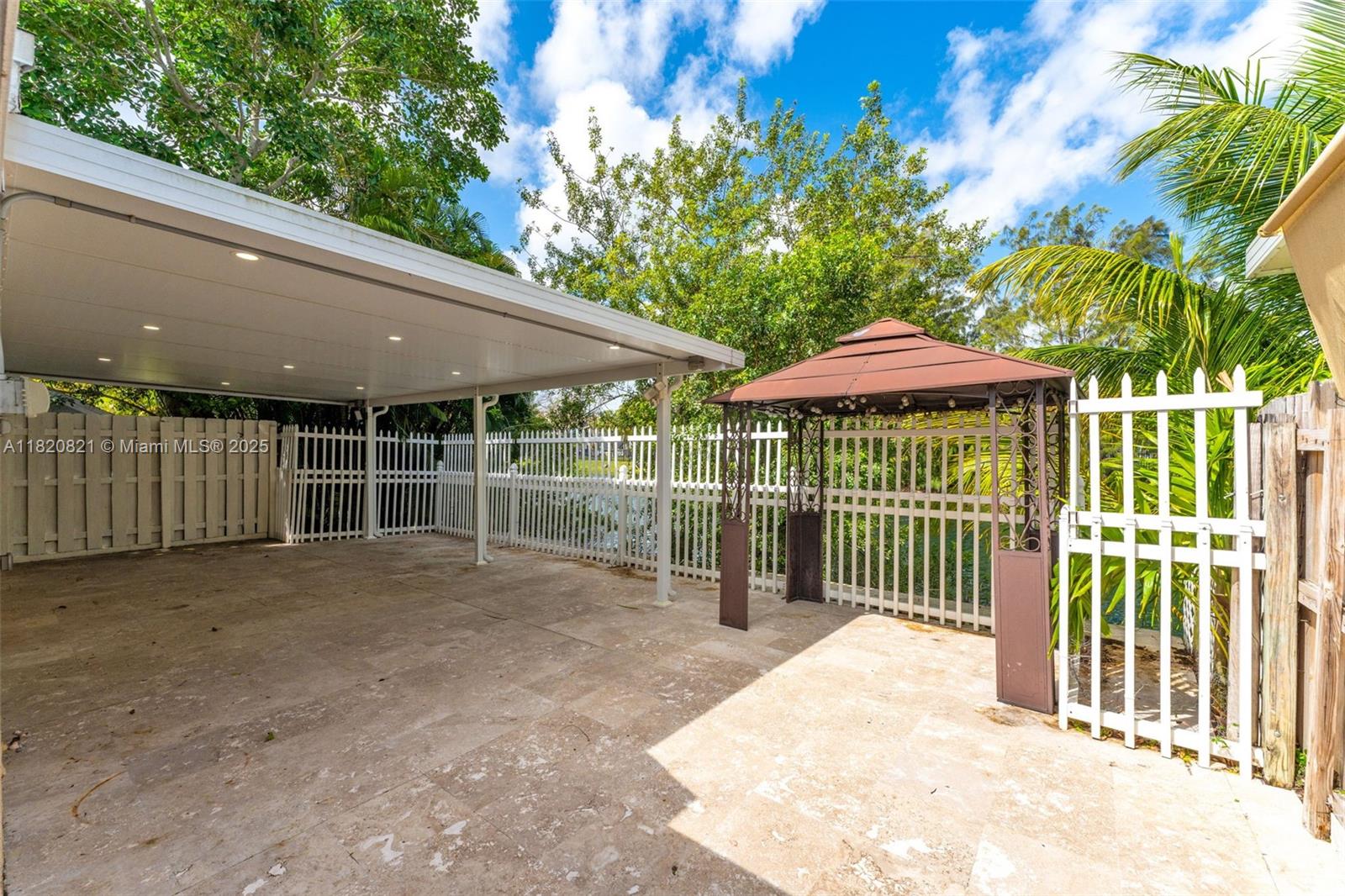 SUNSET SHORES - Residential Lease