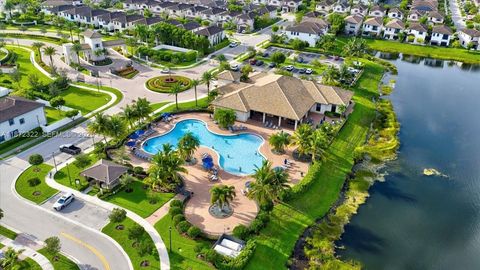 9287 W 33rd Ln Hialeah FL 33018