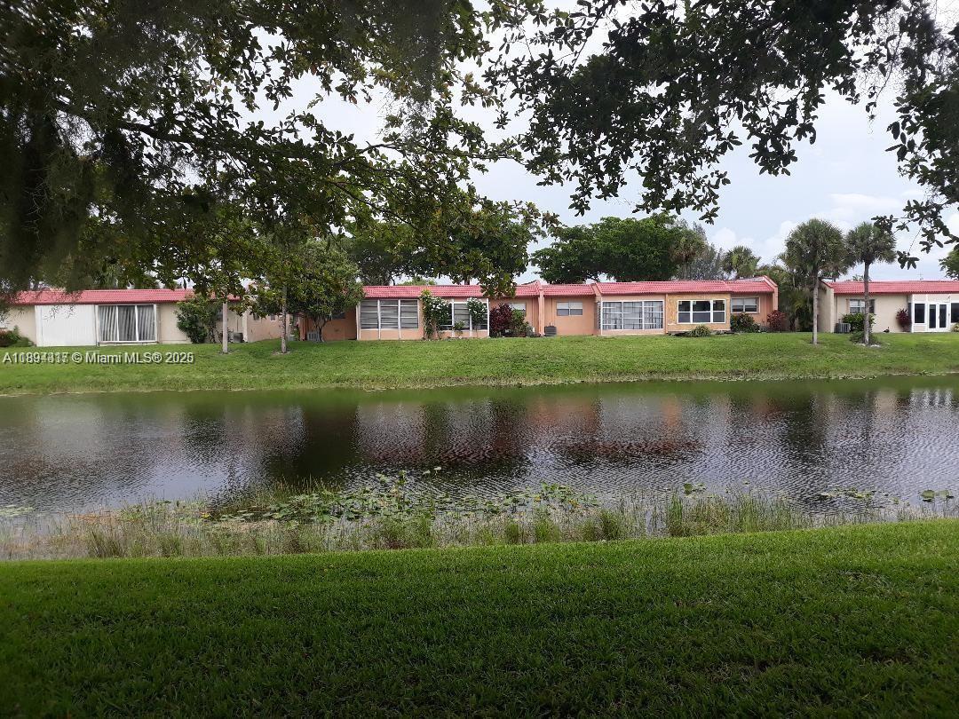 GOLDEN LAKES VILLAGE COND - Residential Lease