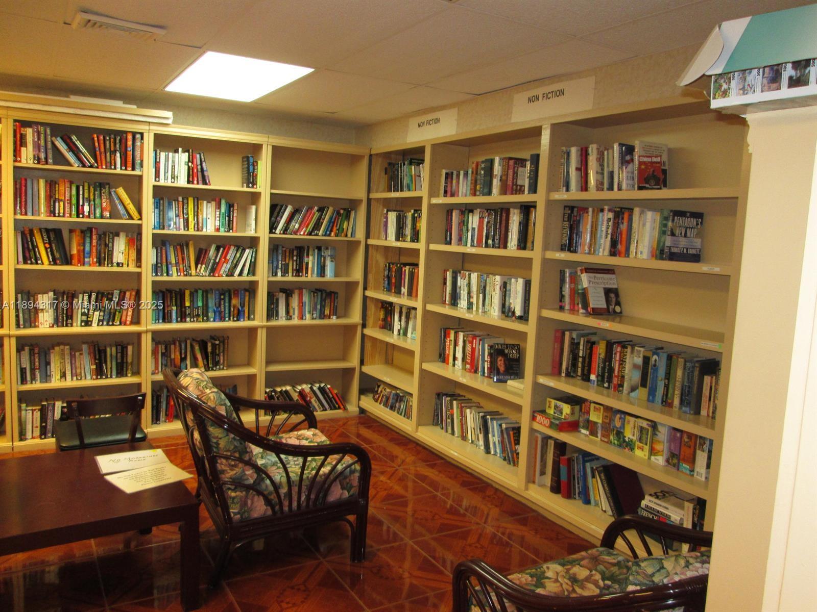 GOLDEN LAKES VILLAGE COND - Residential Lease