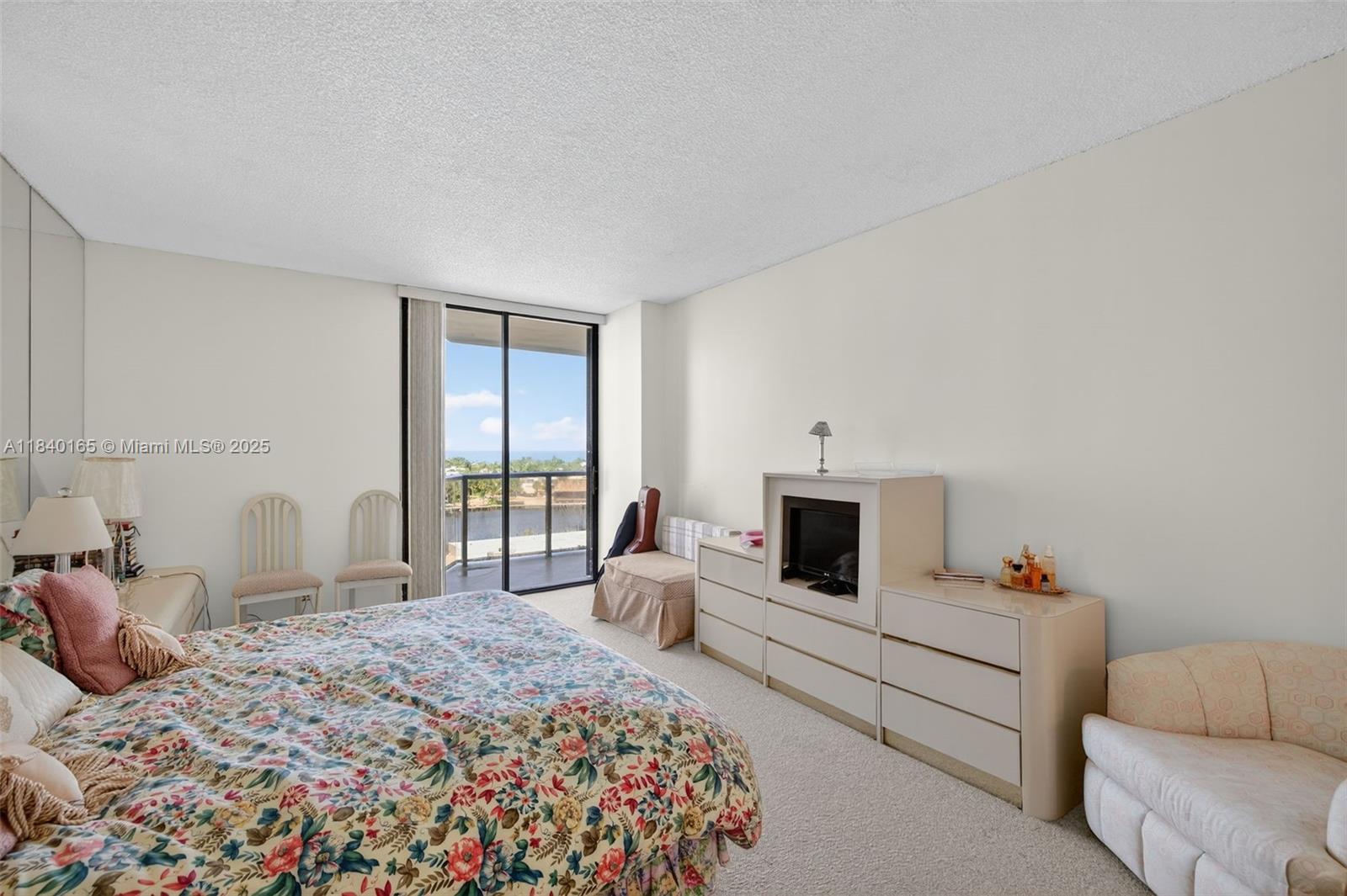 HAMPTONS WEST CONDO - Residential