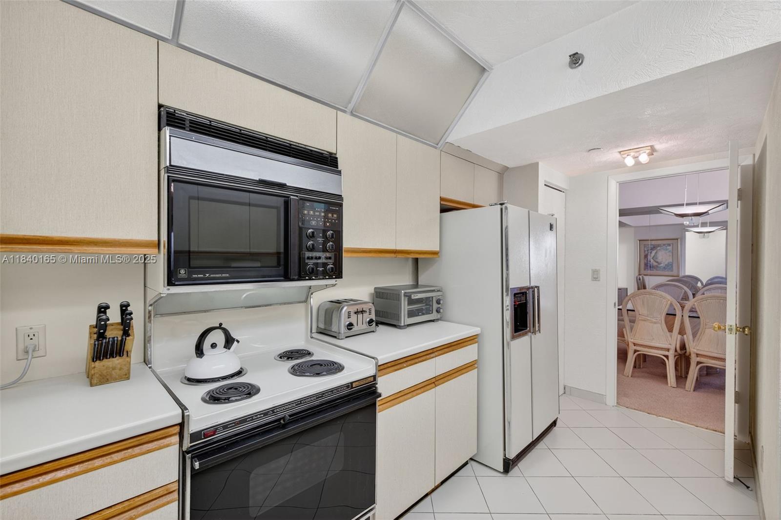 HAMPTONS WEST CONDO - Residential