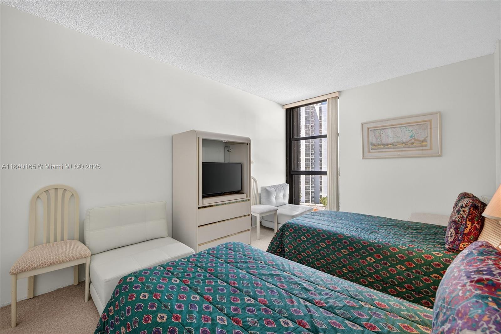 HAMPTONS WEST CONDO - Residential