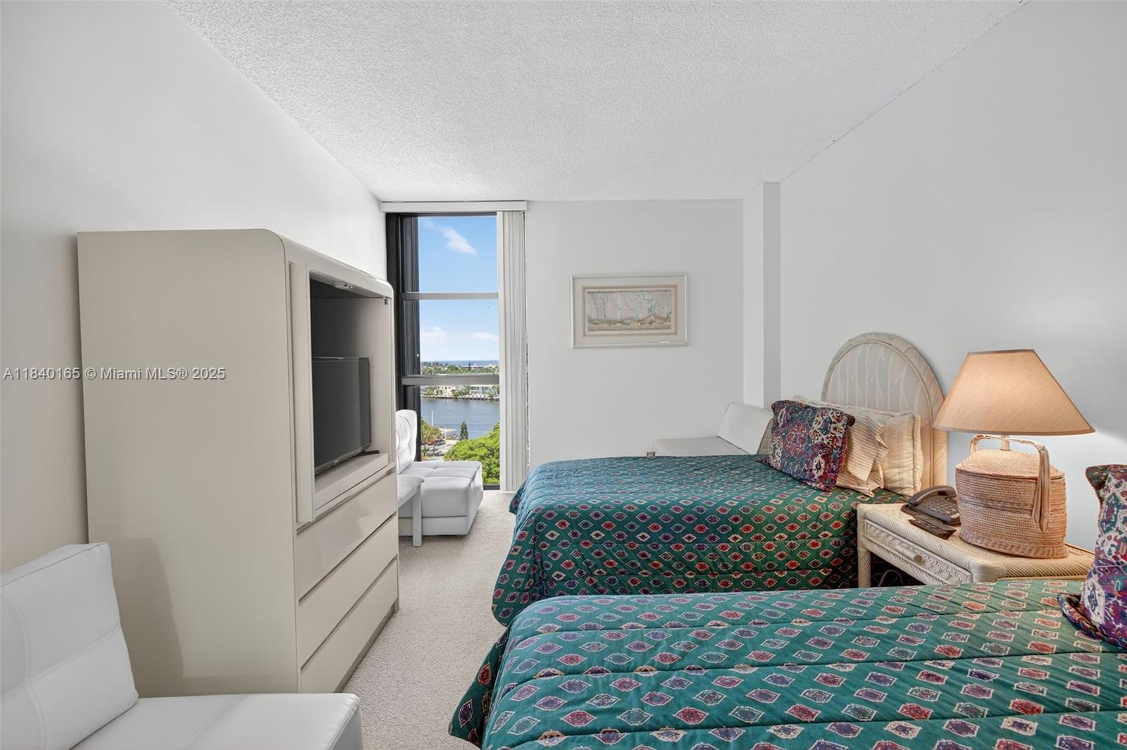 HAMPTONS WEST CONDO - Residential