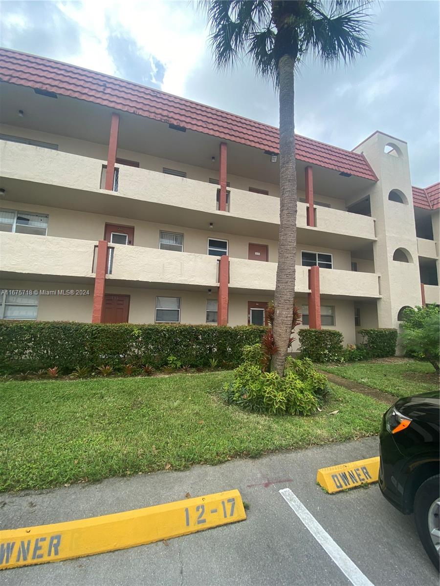 Property for Sale at 2831 E Sunrise Lakes Dr 204, Sunrise, Miami-Dade County, Florida - Bedrooms: 2 
Bathrooms: 2  - $150,000