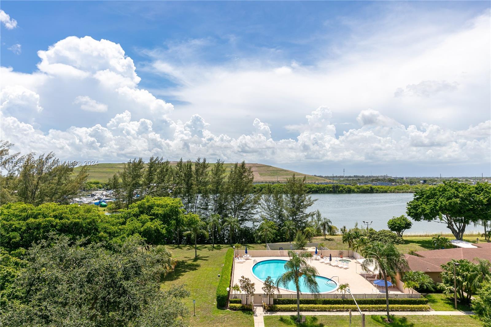 WATERS EDGE TOWERS CONDO - Residential