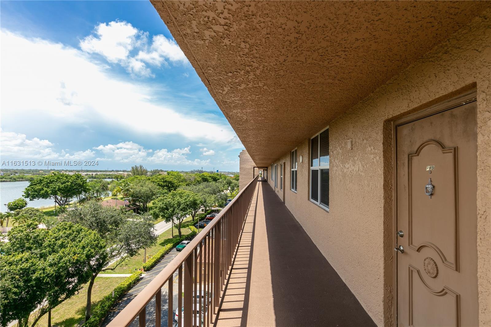 WATERS EDGE TOWERS CONDO - Residential