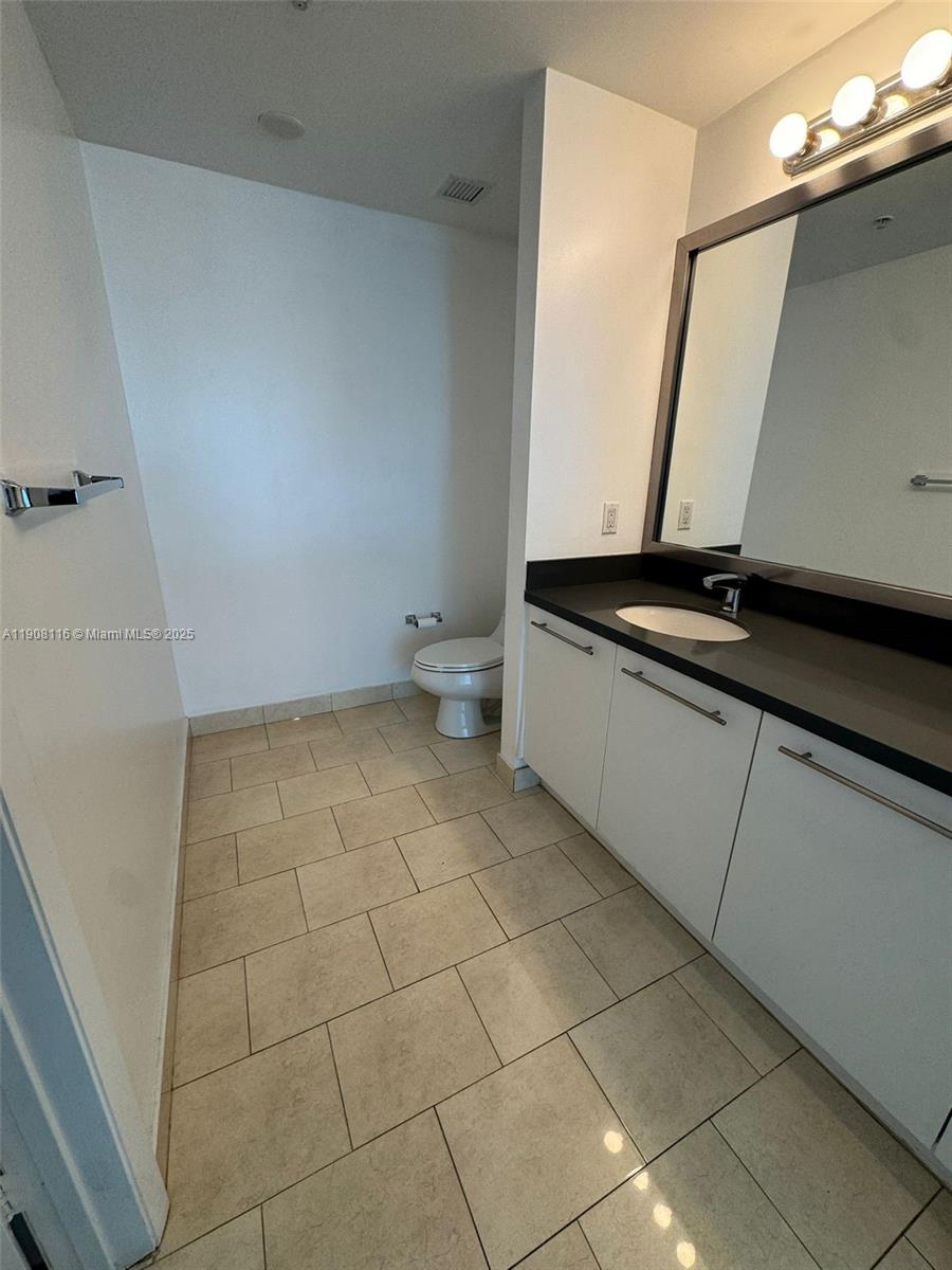 IVY CONDO - Residential