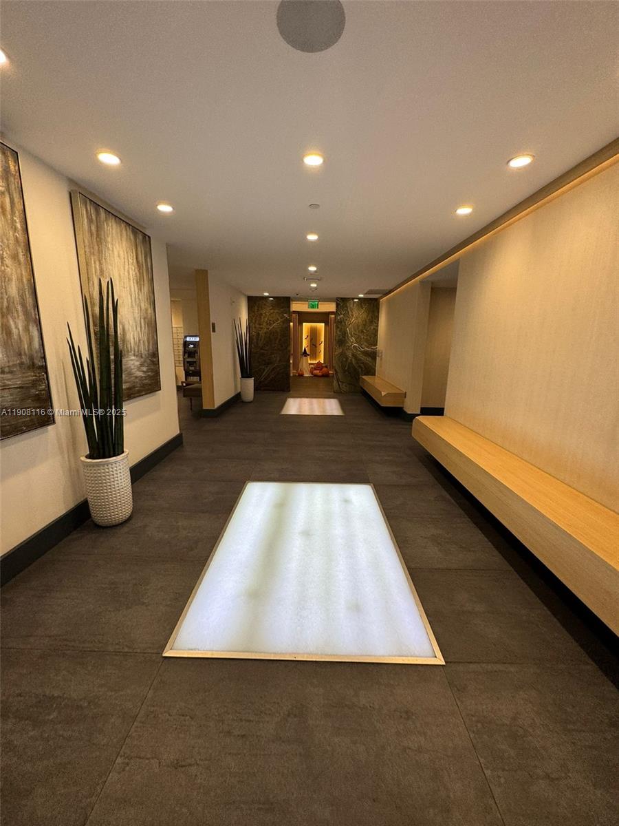 IVY CONDO - Residential