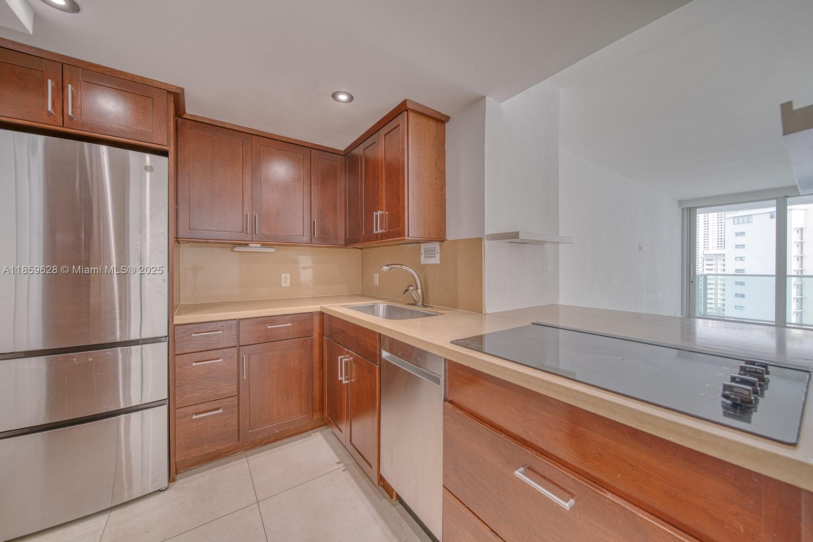 MIRADOR 1000 CONDO - Residential