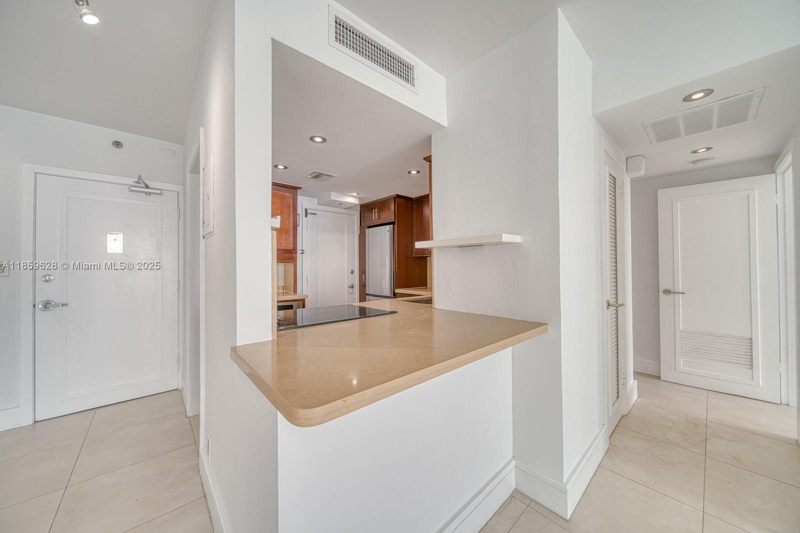 MIRADOR 1000 CONDO - Residential