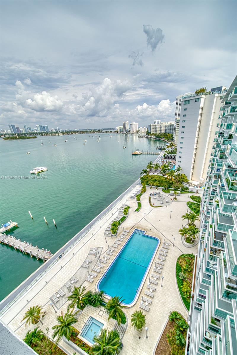 1000 West Ave 1423