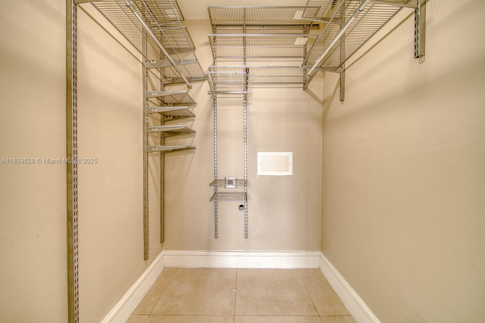 MIRADOR 1000 CONDO - Residential