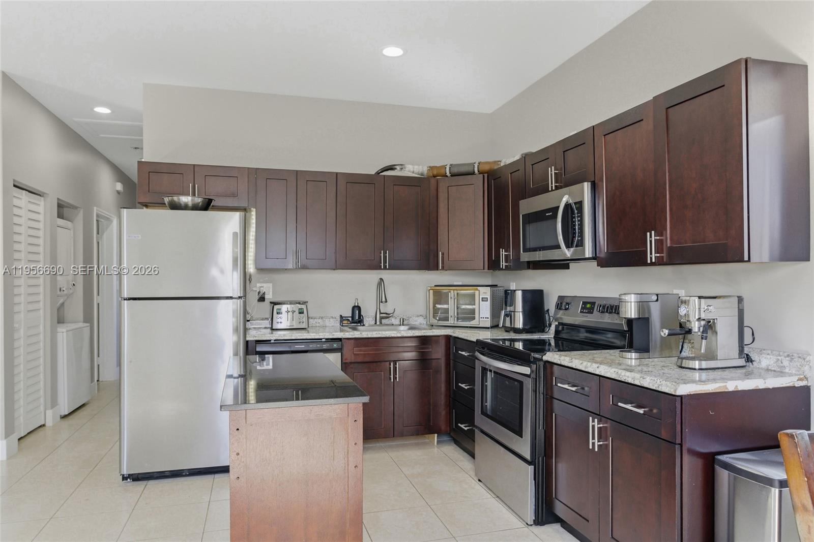 NICHOLS GOLF ESTATES - Residential