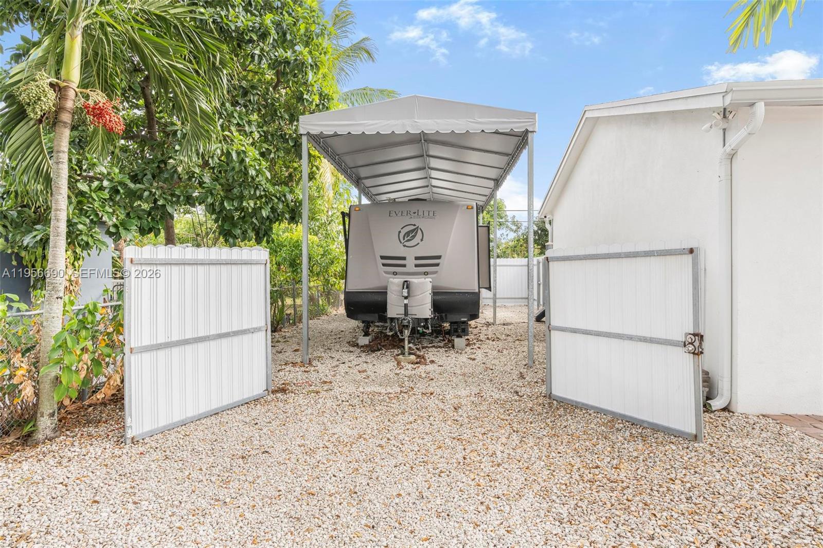 NICHOLS GOLF ESTATES - Residential