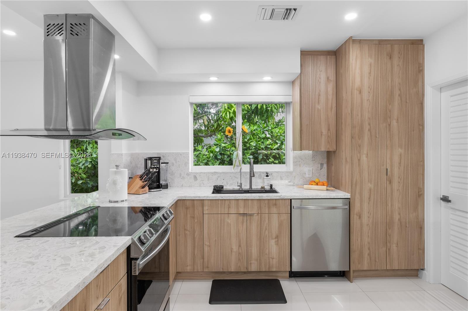 NORTH SHORE CREST - Residential