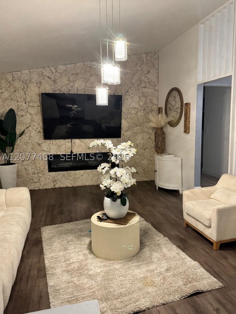 Tiny photo for 913 NW 110th Ln, Coral Springs, FL 33071 (MLS # A12077468)