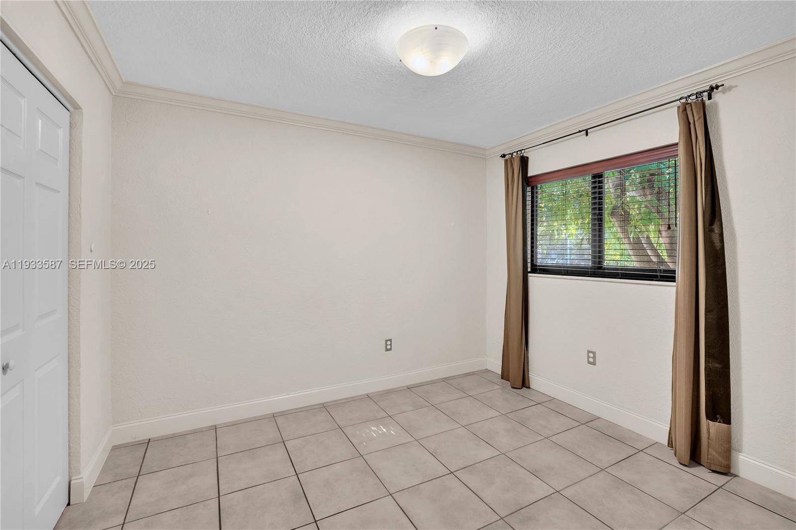CHATEAU GROVE CONDO - Residential Lease