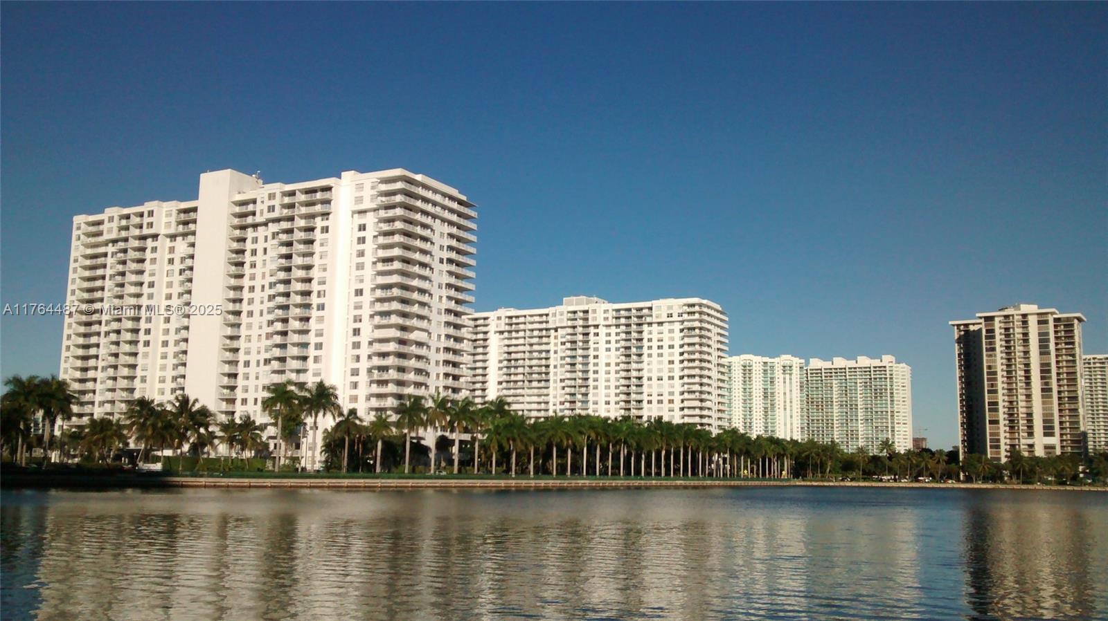 Rental Property at 2851 Ne 183rd St 315E, Aventura, Miami-Dade County, Florida - Bedrooms: 1 
Bathrooms: 2  - $1,850 MO.