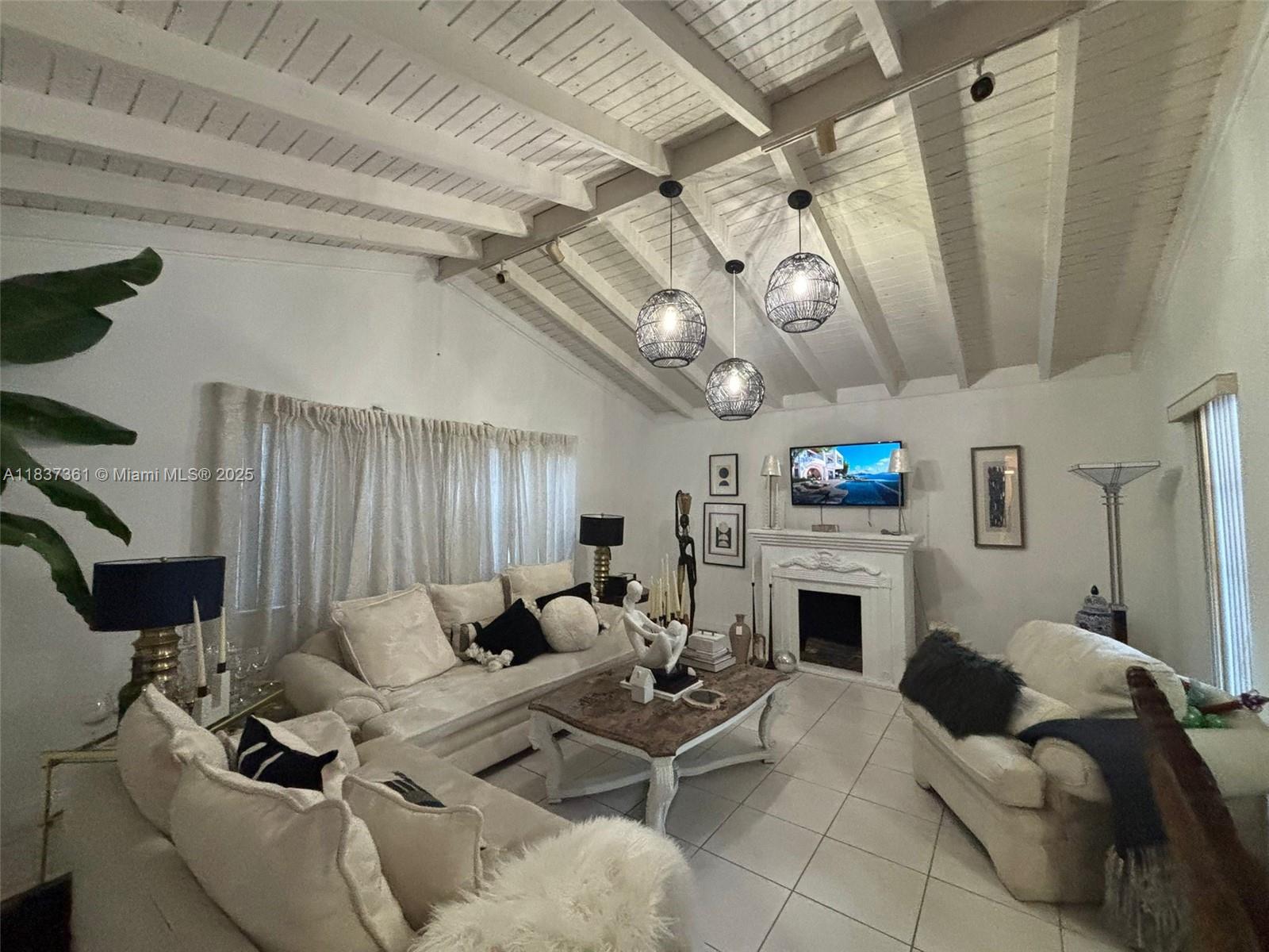14351 SW 71st Ln, Miami, FL, 33183/$850,000 3 14351 SW 71st Ln