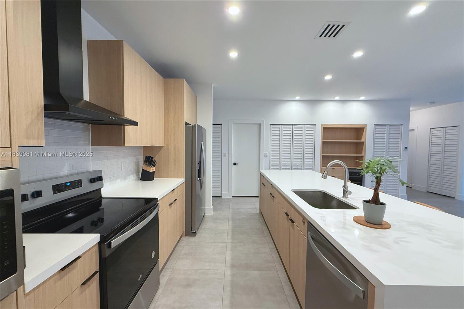 233 NW 120th St