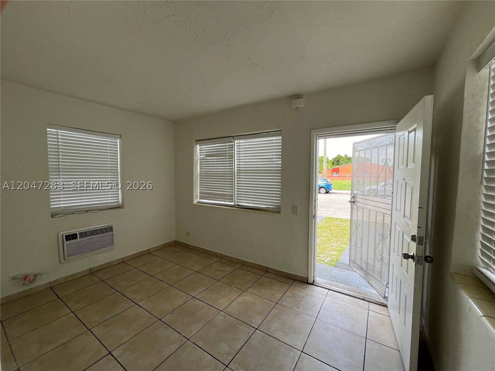 733 NW 4th Ave