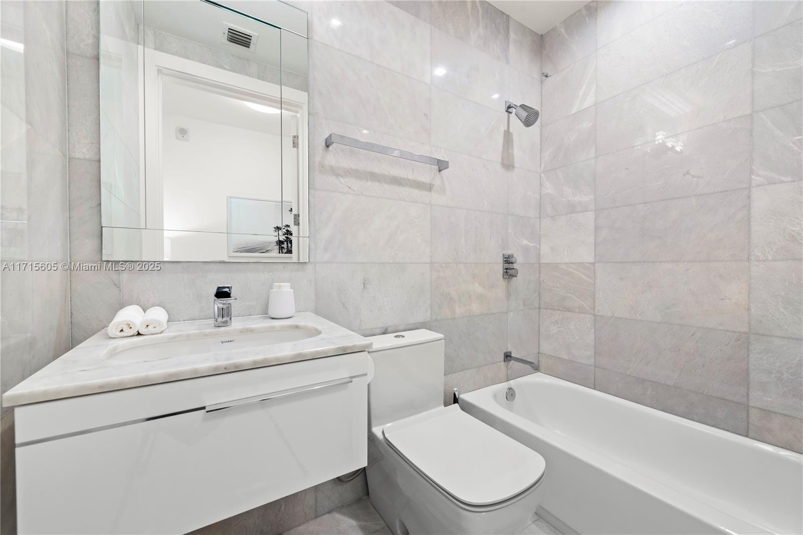 Turnberry Ocean Club - Residential
