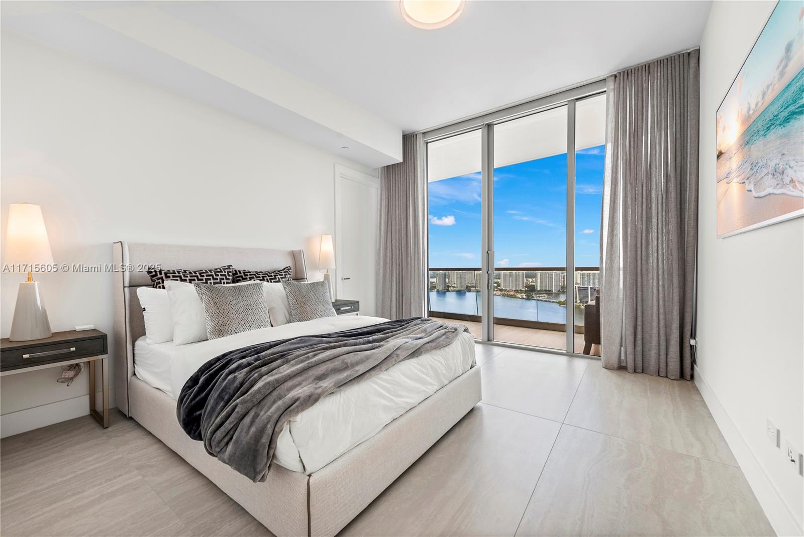 Turnberry Ocean Club - Residential