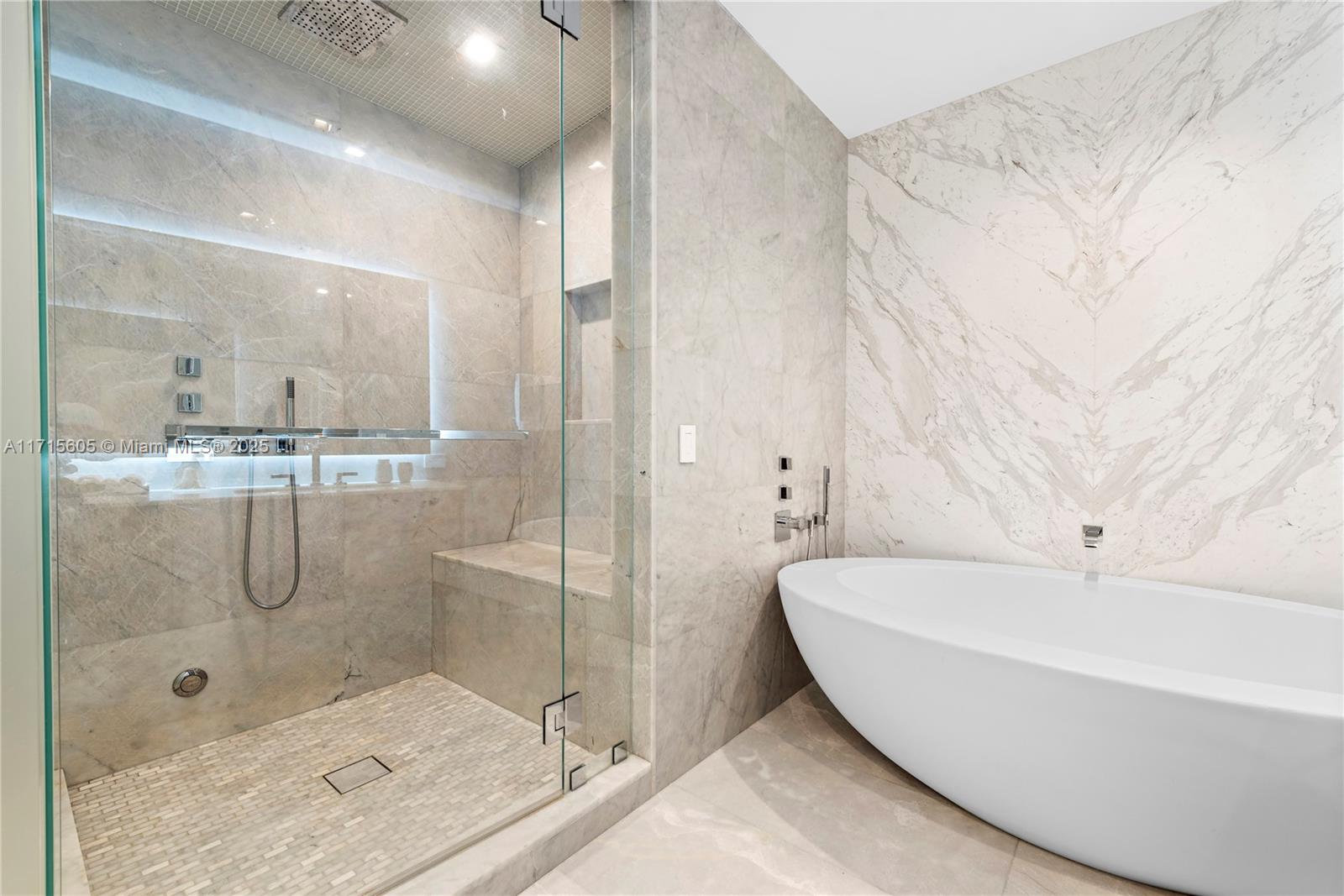 Turnberry Ocean Club - Residential
