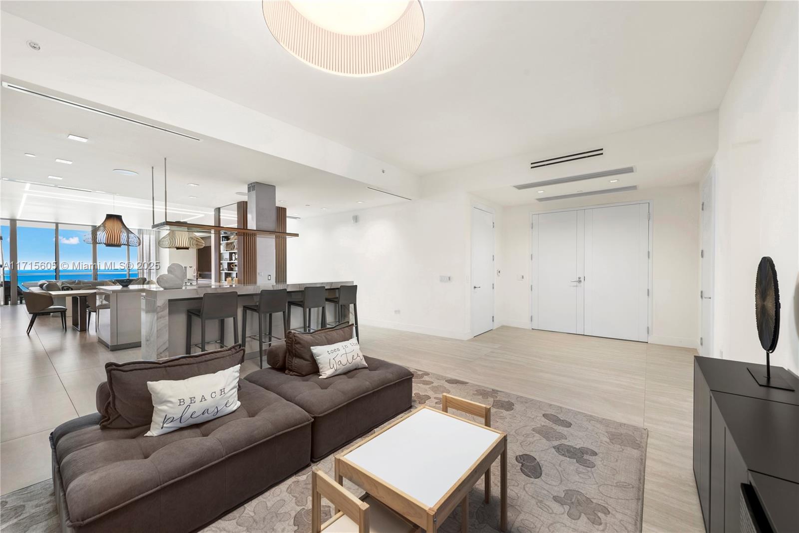 Turnberry Ocean Club - Residential