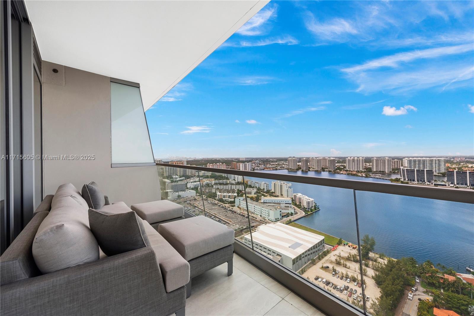 Turnberry Ocean Club - Residential
