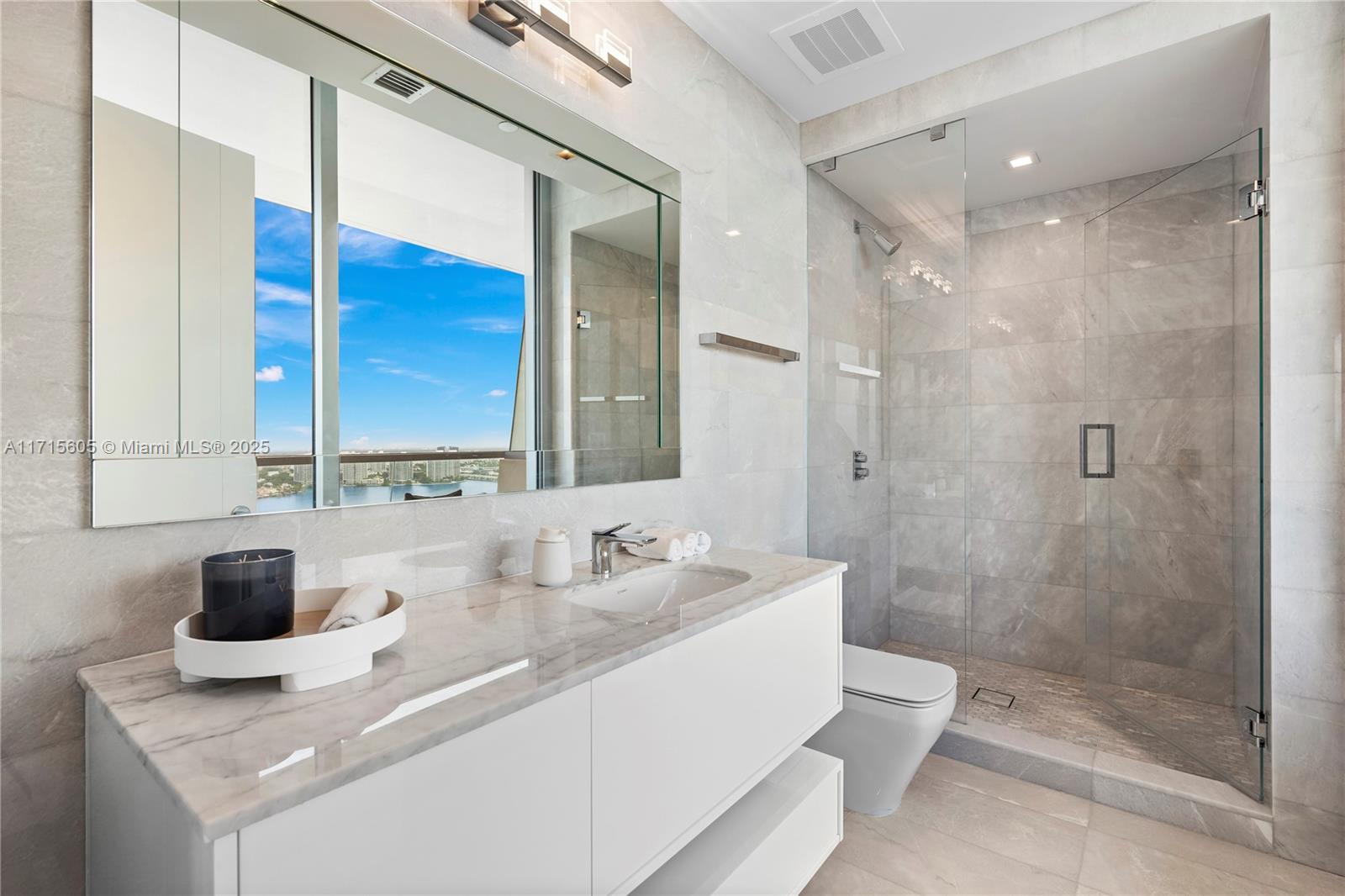 Turnberry Ocean Club - Residential