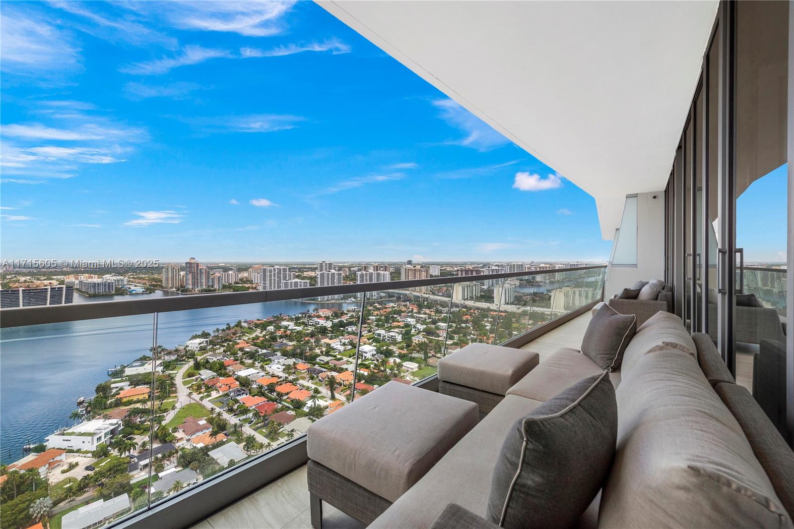 Turnberry Ocean Club - Residential
