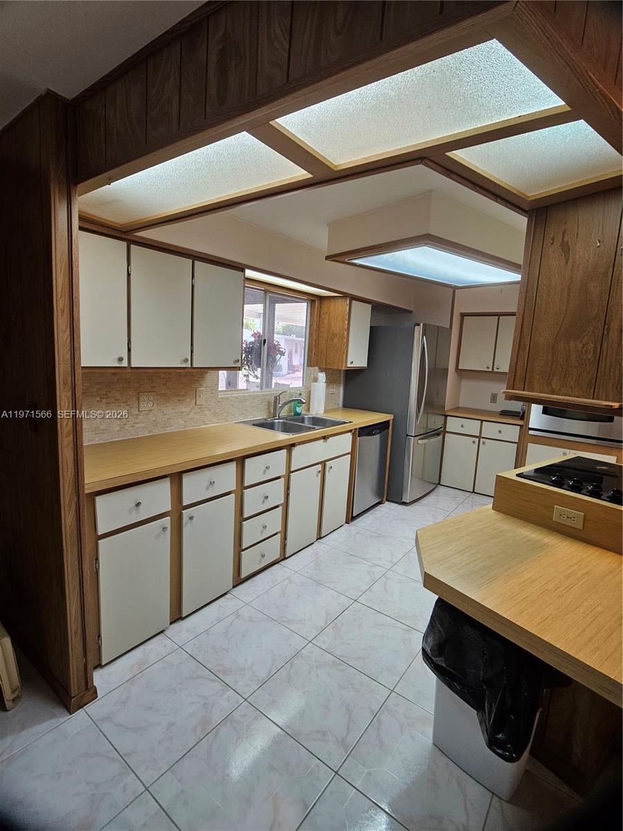 HIGHLAND MEADOWS ESTATES - Residential