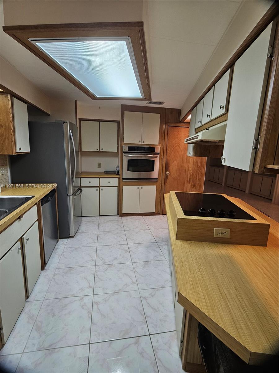 HIGHLAND MEADOWS ESTATES - Residential